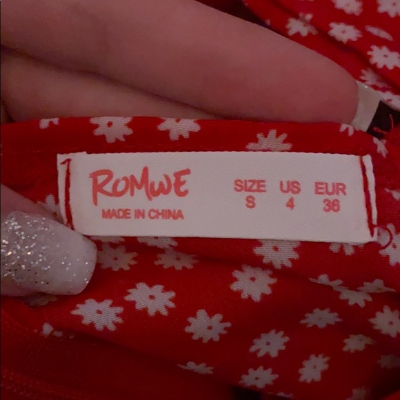 red tied floral tanktop - Picture 5 of 5